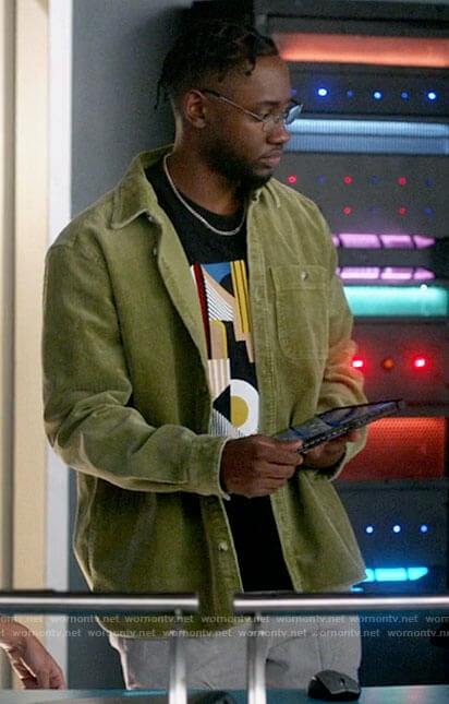 Chester's green corduroy shirt on The Flash