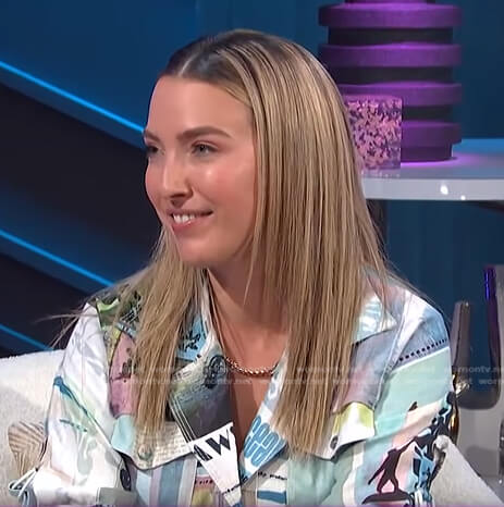 Jackie Schimmel’s printed shirtdress on E! News Nightly Pop