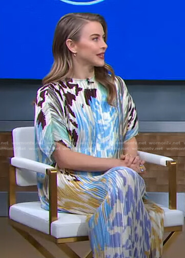 Julianne Hough's printed pleated dress on Good Morning America