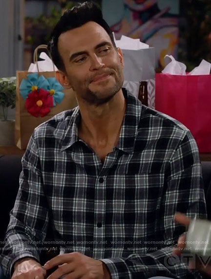 Max's plaid shirt on Call Me Kat