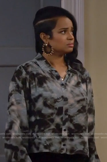 Randi's green tie dye button front top on Call Me Kat