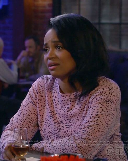 Randi's pink animal print sweatshirt on Call Me Kat
