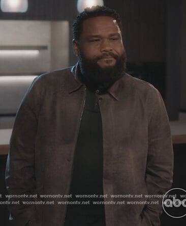 Andre's brown leather jacket on Black-ish