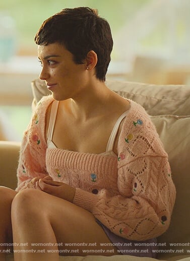 Ari's pink floral embroidered sweater on Elite