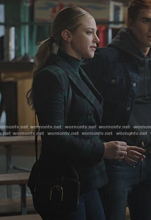 Betty's black leather shoulder bag on Riverdale
