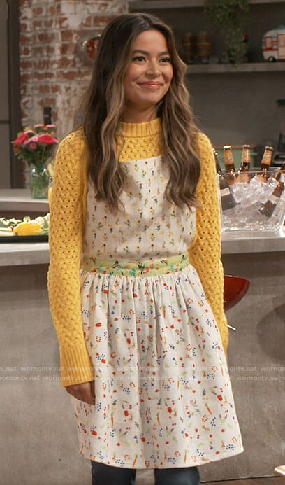 Carly's floral apron on iCarly