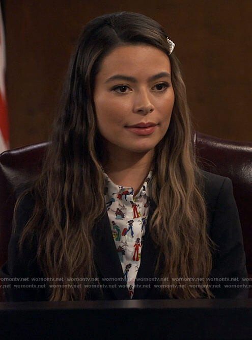 Carly's white printed button down shirt on iCarly