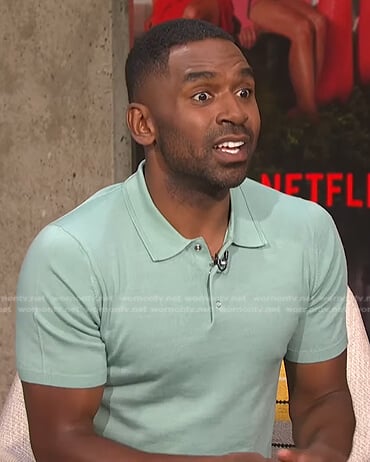 Justin's green polo shirt on E! News Daily Pop