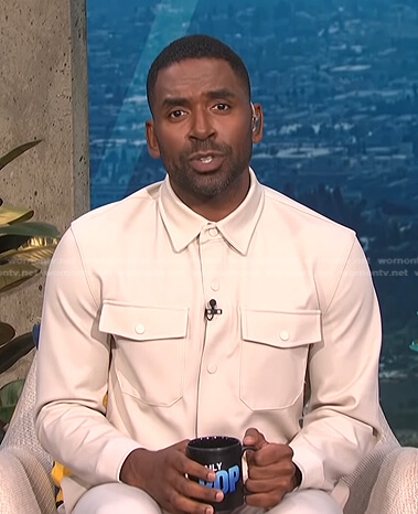 Justin's ivory button down shirt  on E! News Daily Pop