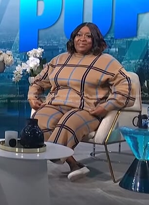 Loni's beige windowpane check sweater and pants on E! News Daily Pop