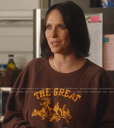 Maddie's brown deer print sweatshirt on 9-1-1