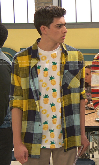 Neil's pineapple tee and yellow plaid shirt on Ravens Home