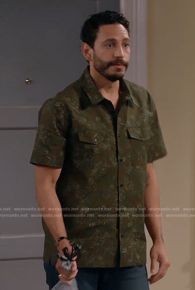 Oscar's green floral shirt on Call Me Kat