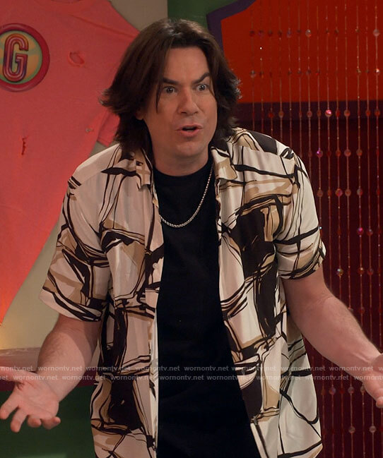 Spencer's abstract print shirt on iCarly