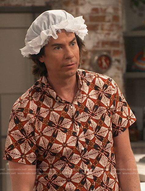 Spencer's red flower print shirt on iCarly