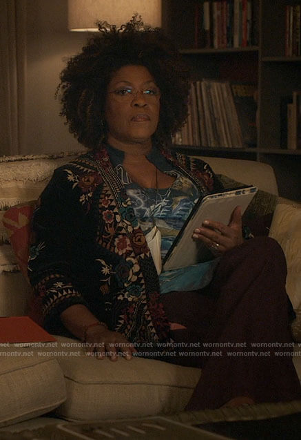 Vi's floral embroidered jacket on The Equalizer