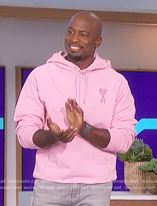 Akbar's pink hoodie on The Talk