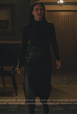 Veronica's black leather skirt on Riverdale