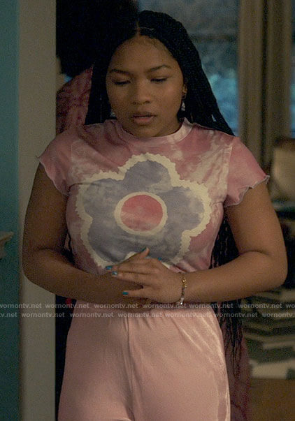 Delilah's pink tie dye flower top on The Equalizer