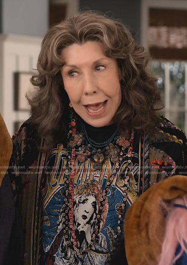 Frankie's graphic print tee on Grace and Frankie
