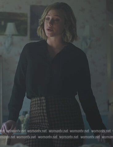 Betty's yellow gingham check pants on Riverdale