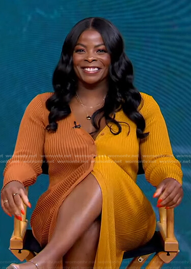 Janelle James's yellow and brown colorblock ribbed dress on Good Morning America