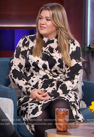 Kelly's animal print wrap dress on The Kelly Clarkson Show