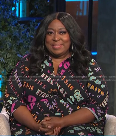 Loni's black printed jumpsuit on E! News