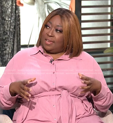 Loni's pink tie waist shirt and pants on E! News Daily Pop