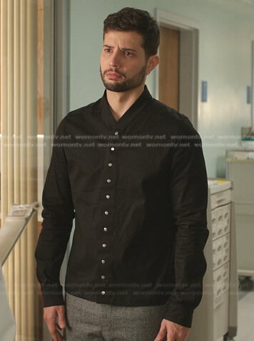 Sma's black collarless shirt on Dynasty