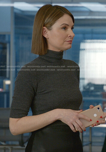 Taylor's grey turtleneck short sleeve sweater on Bull