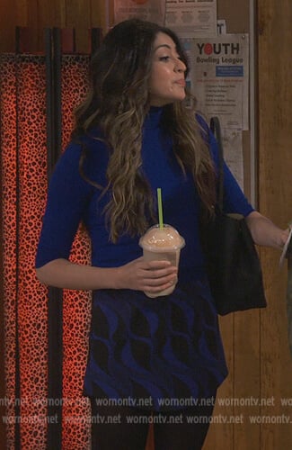 Jen's blue printed mini skirt on How We Roll