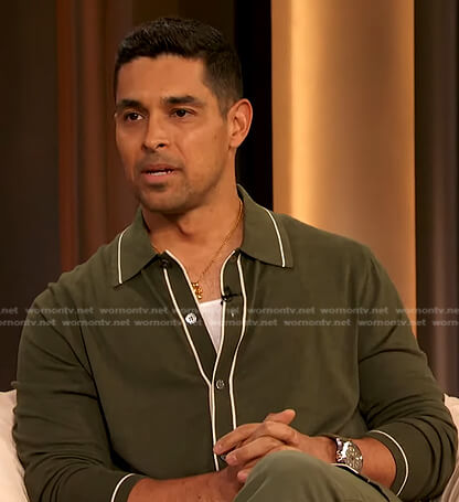 Wilmer Valderrama's green contrast trim shirt on The Drew Barrymore Show
