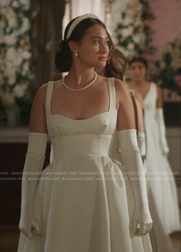 Bellys' white sweetheart dress on The Summer I Turned Pretty