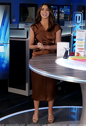 Jennifer's brown satin tie dress on Extra
