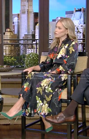 Kelly's black floral shirtdress on Live with Kelly and Ryan