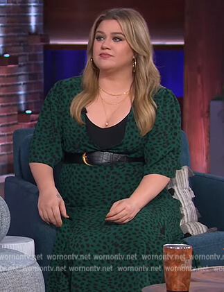 Kelly's green spotted wrap dress on The Kelly Clarkson Show