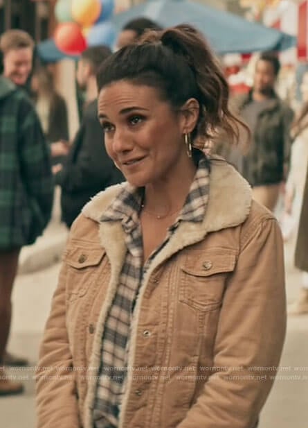 Lana's plaid shirt and corduroy jacket with fur collar on Superman and Lois