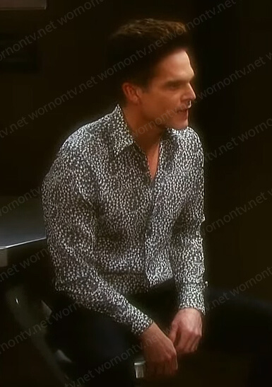 Leo's grey print shirt on Days of our Lives