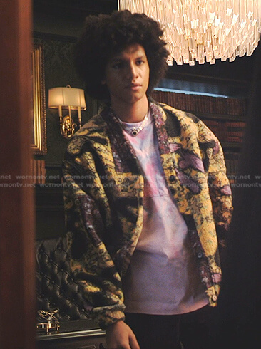 Lino's printed fleece jacket on Tom Swift