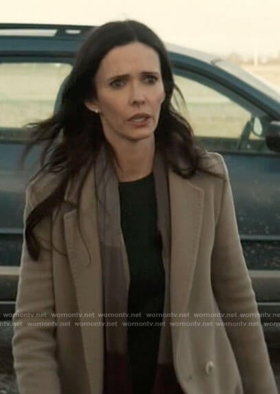 Lois's grey coat on Superman and Lois