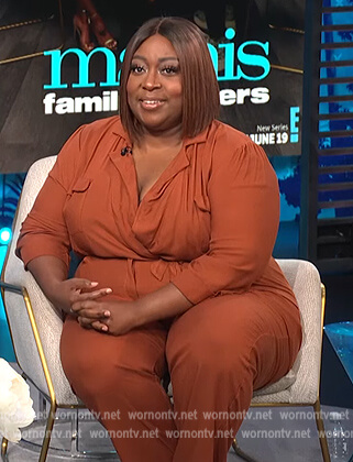 Loni's brown tie wrap jumpsuit on E! News