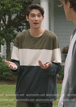 Steve's colorblock sweater on The Summer I Turned Pretty
