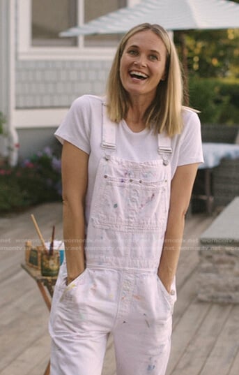 Susannah's white overalls on The Summer I Turned Pretty