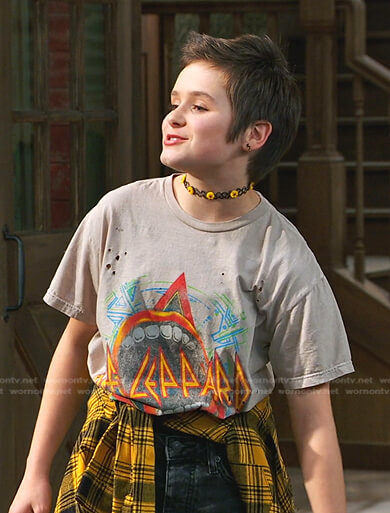 Winnie's grey printed distressed tee on Bunkd