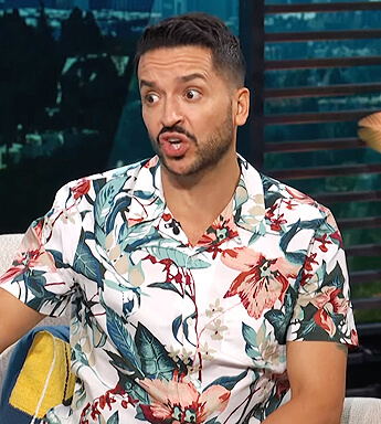 Jai Rodriguez's floral print shirt on E! News Daily Pop