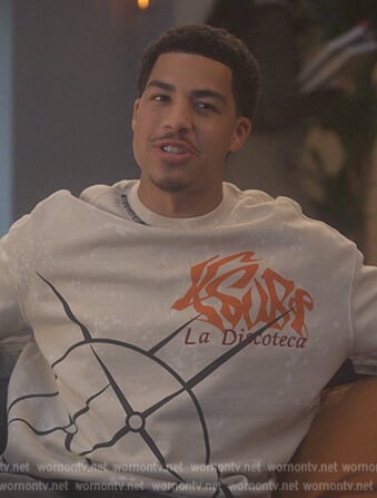Junior's white printed sweatshirt on Grown-ish