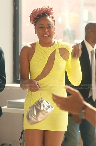 Phoebe's yellow ruched cutout dress on Everythings Trash