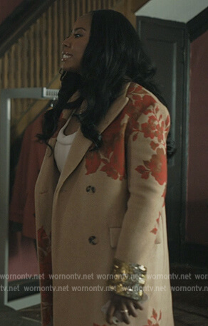 Beige rose print coat with metallic cuffs on The Chi