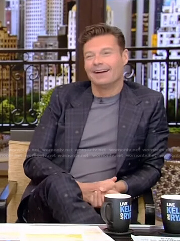 Ryan's navy plaid and bee print suit on Live with Kelly and Ryan
